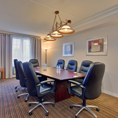 Holiday Inn Express Whitby Oshawa By Ihg Buitenkant foto