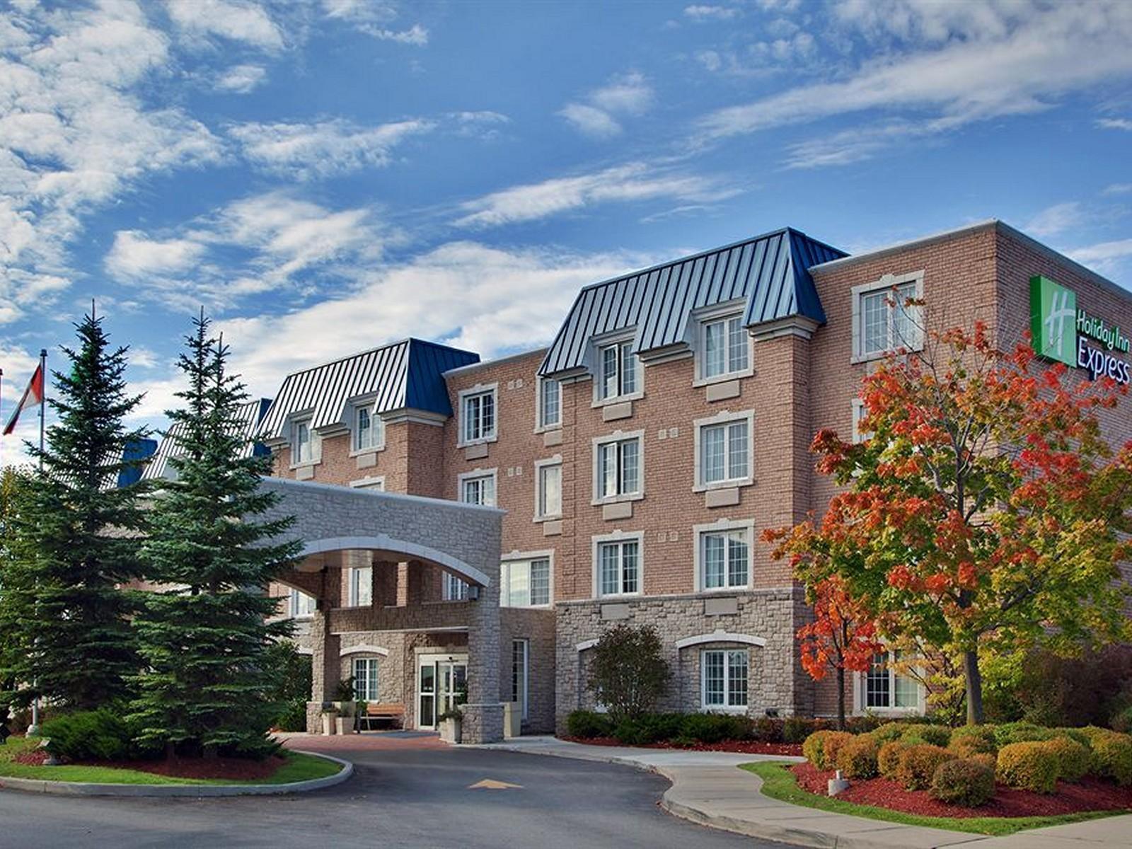 Holiday Inn Express Whitby Oshawa By Ihg Buitenkant foto