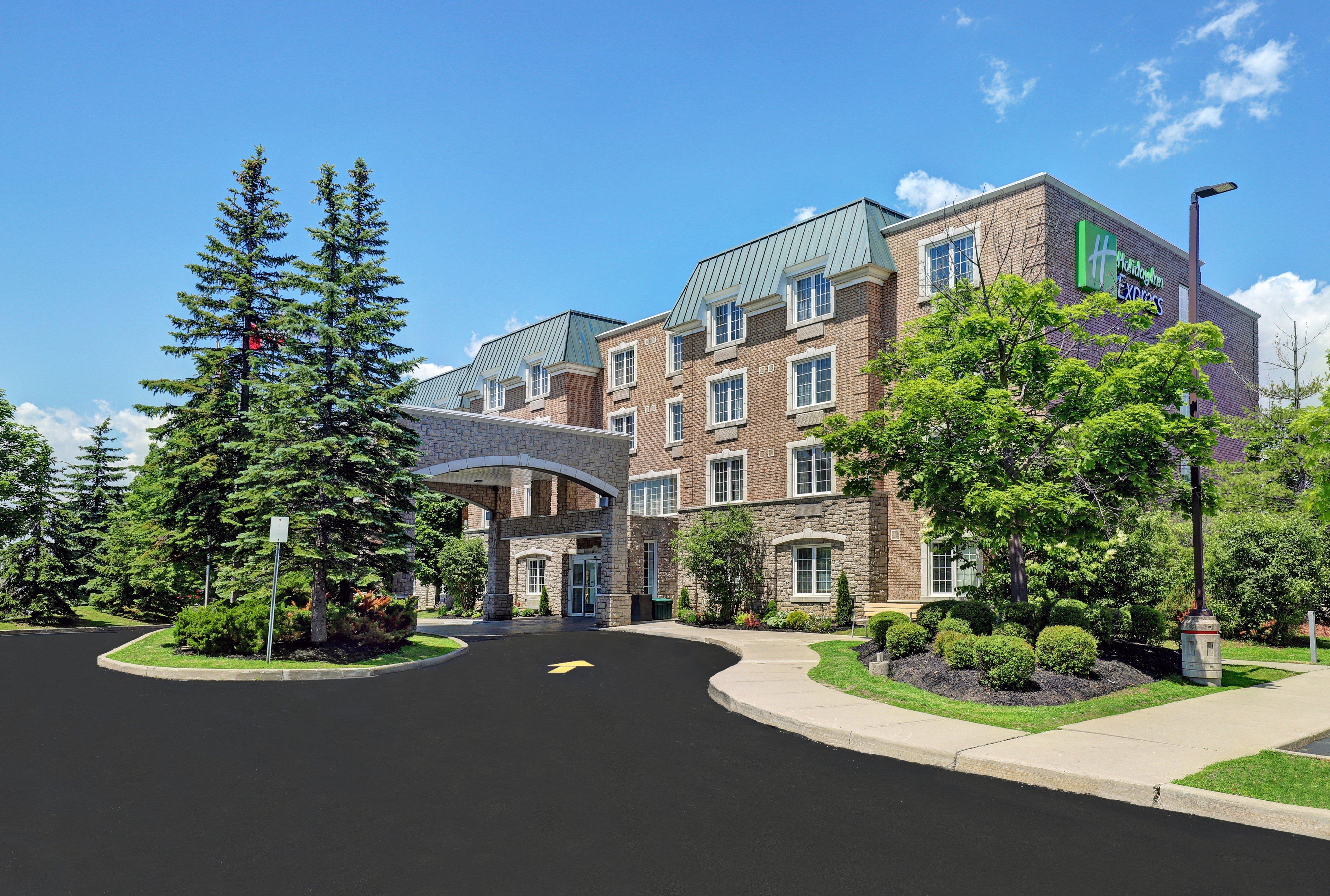 Holiday Inn Express Whitby Oshawa By Ihg Buitenkant foto