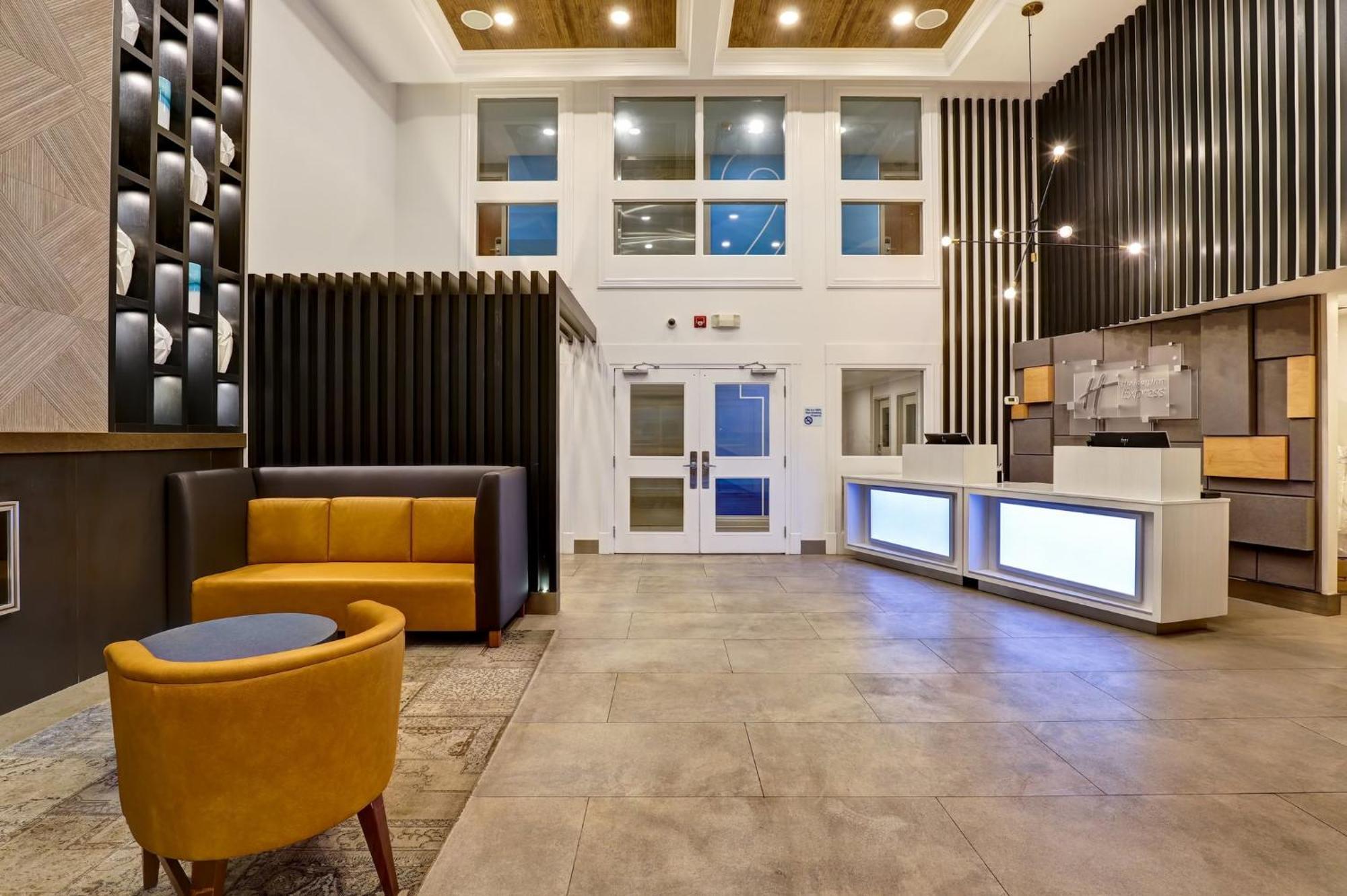 Holiday Inn Express Whitby Oshawa By Ihg Buitenkant foto