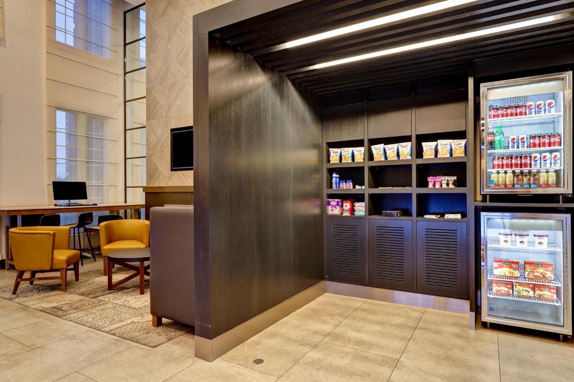 Holiday Inn Express Whitby Oshawa By Ihg Buitenkant foto