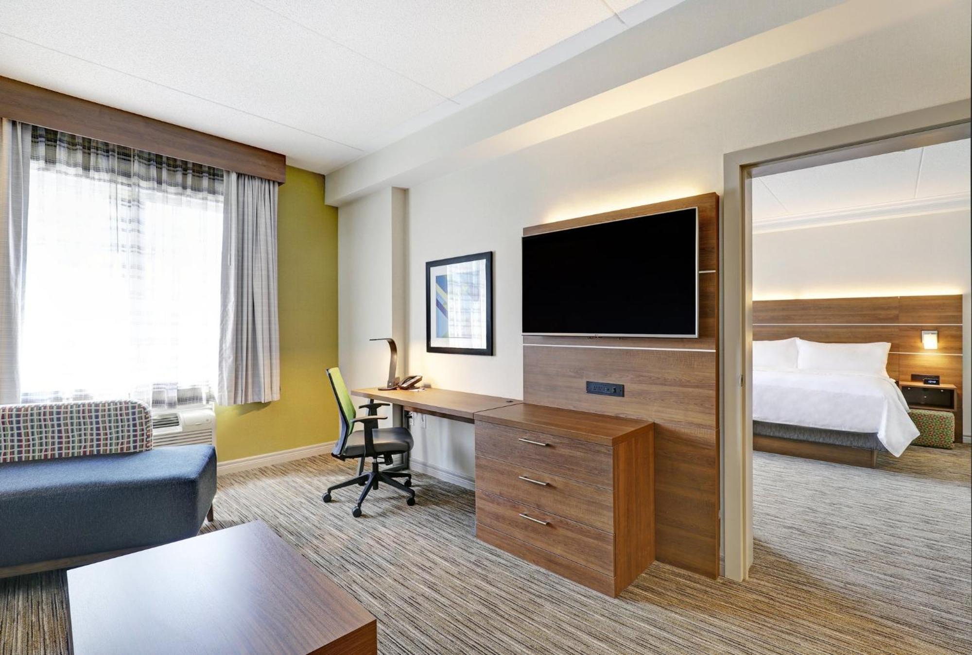 Holiday Inn Express Whitby Oshawa By Ihg Buitenkant foto