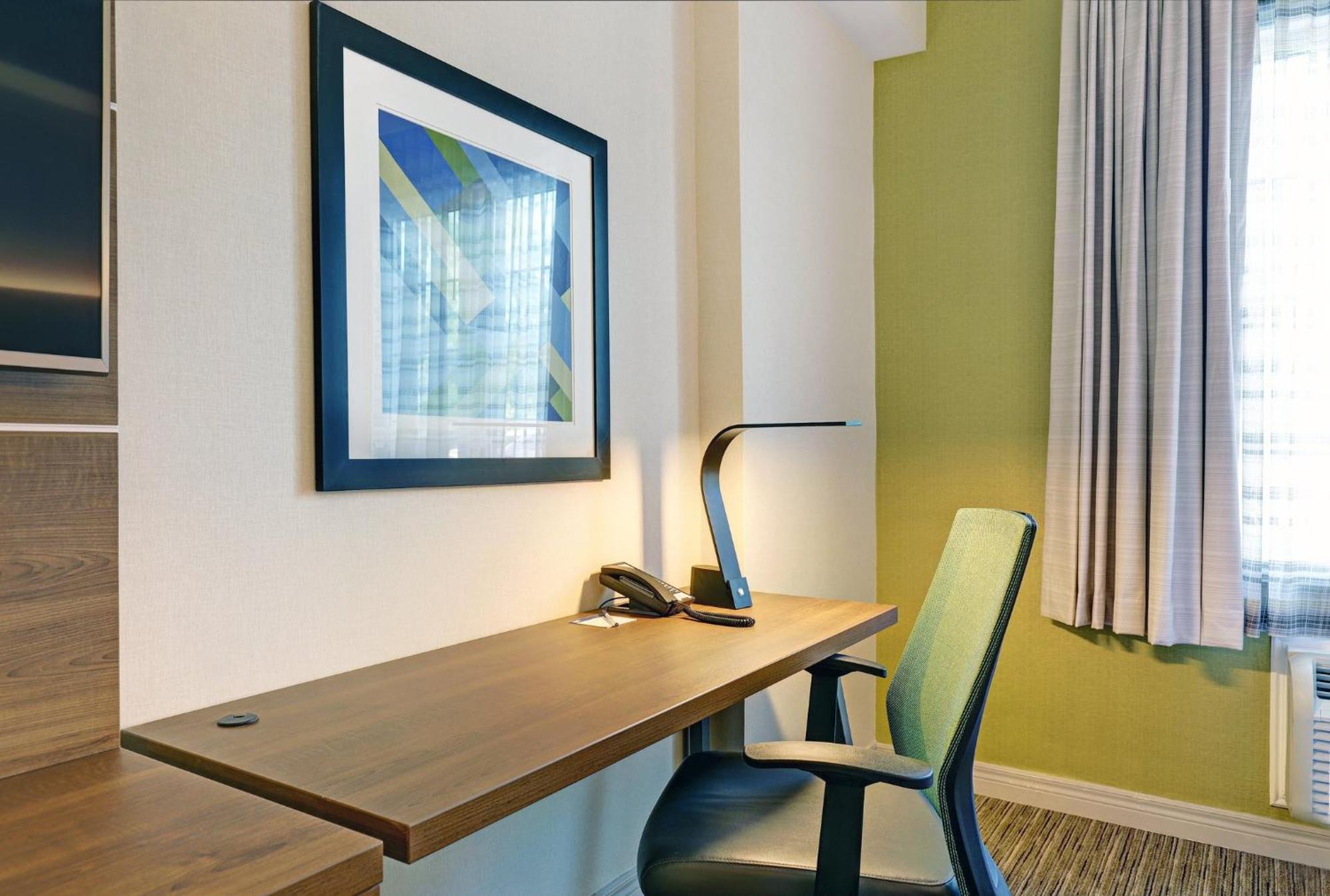 Holiday Inn Express Whitby Oshawa By Ihg Buitenkant foto