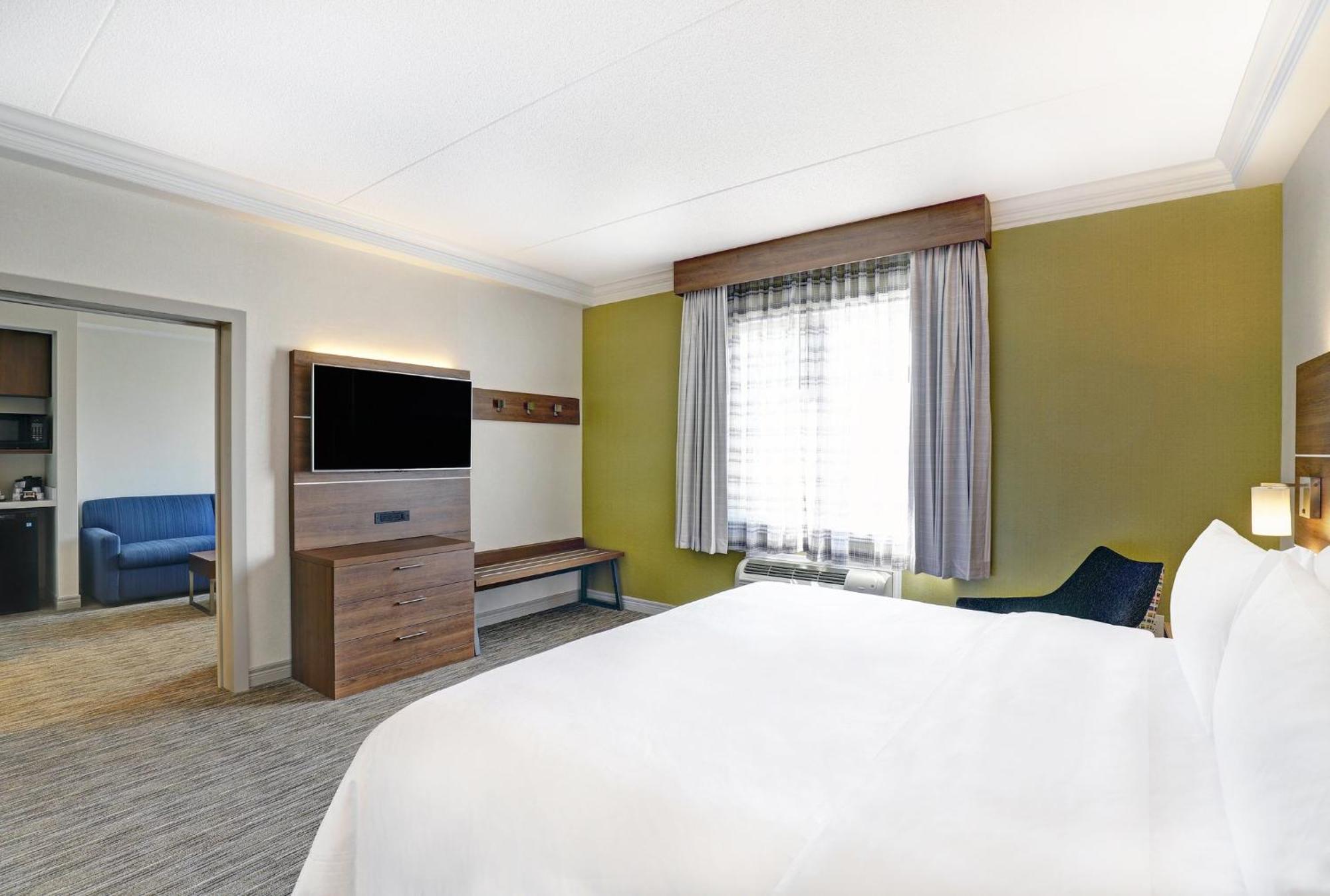 Holiday Inn Express Whitby Oshawa By Ihg Buitenkant foto