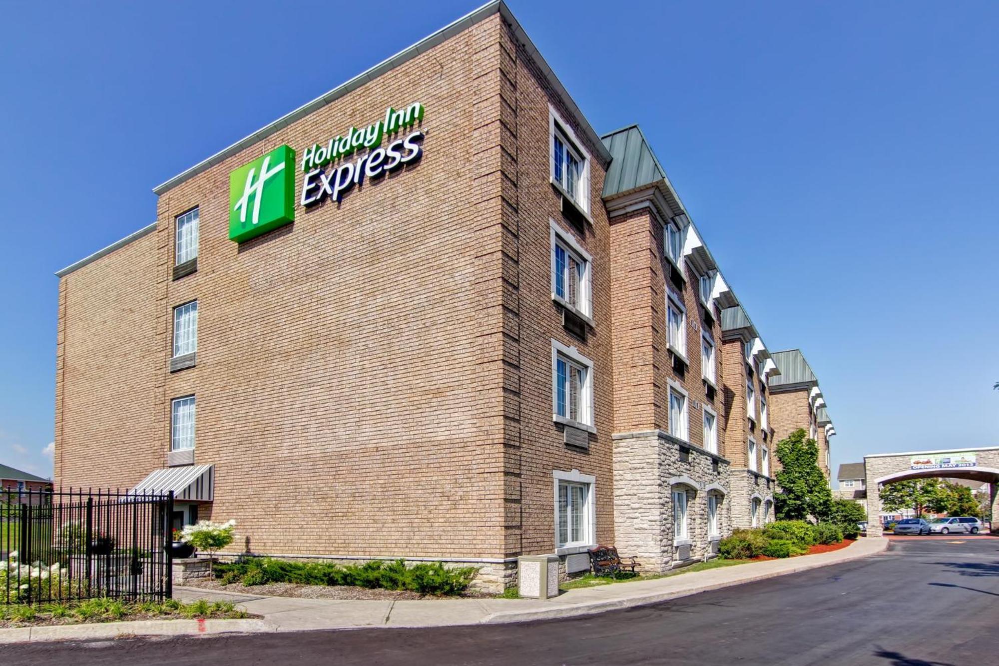 Holiday Inn Express Whitby Oshawa By Ihg Buitenkant foto