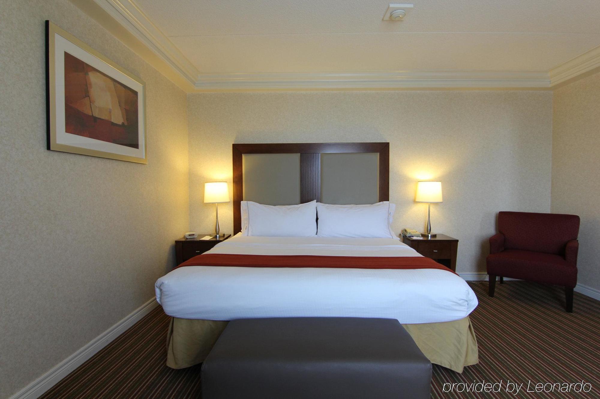 Holiday Inn Express Whitby Oshawa By Ihg Buitenkant foto