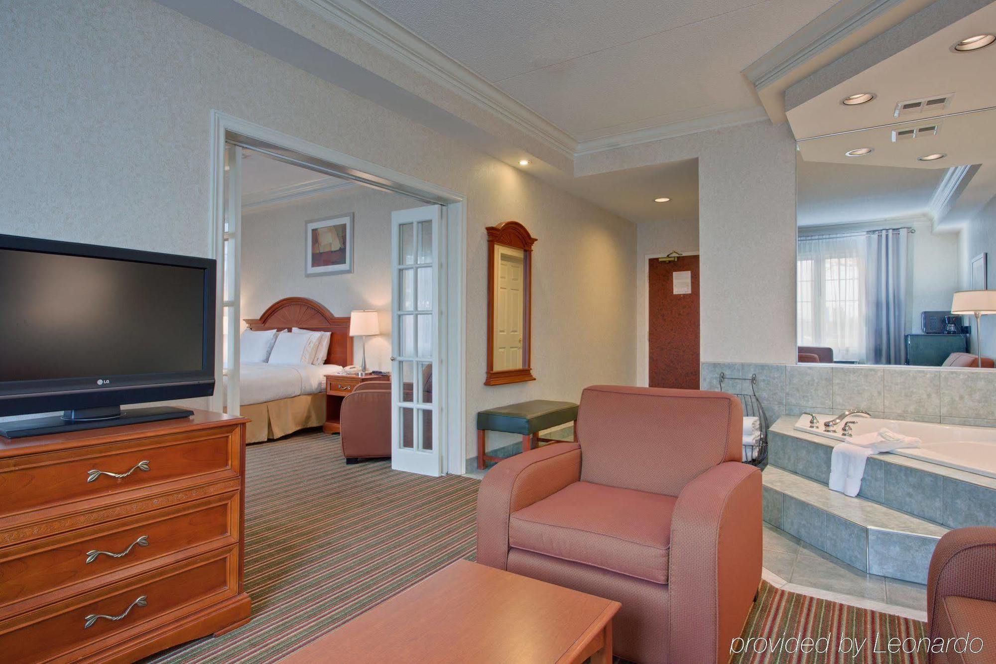 Holiday Inn Express Whitby Oshawa By Ihg Kamer foto